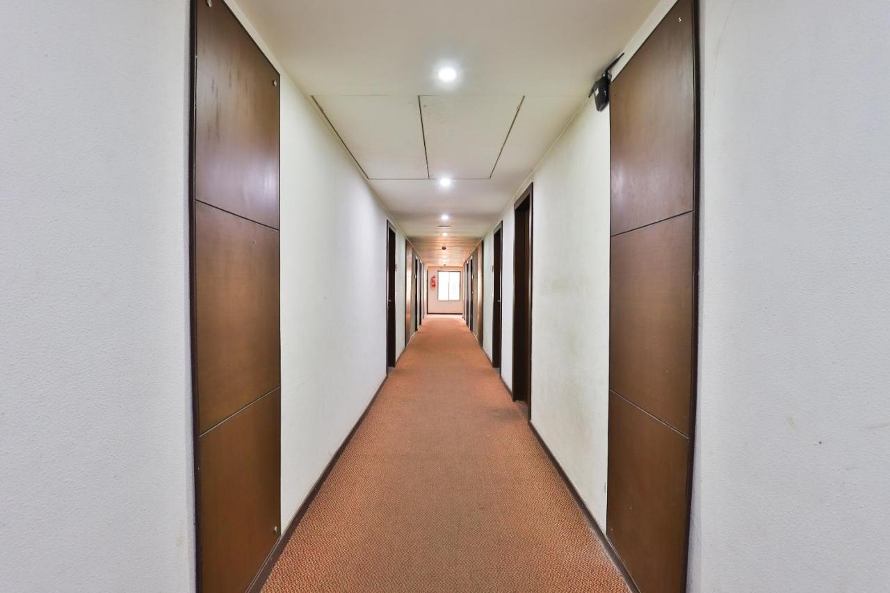 OYO 4320 Hotel Aum Regency Vadodara Exterior foto