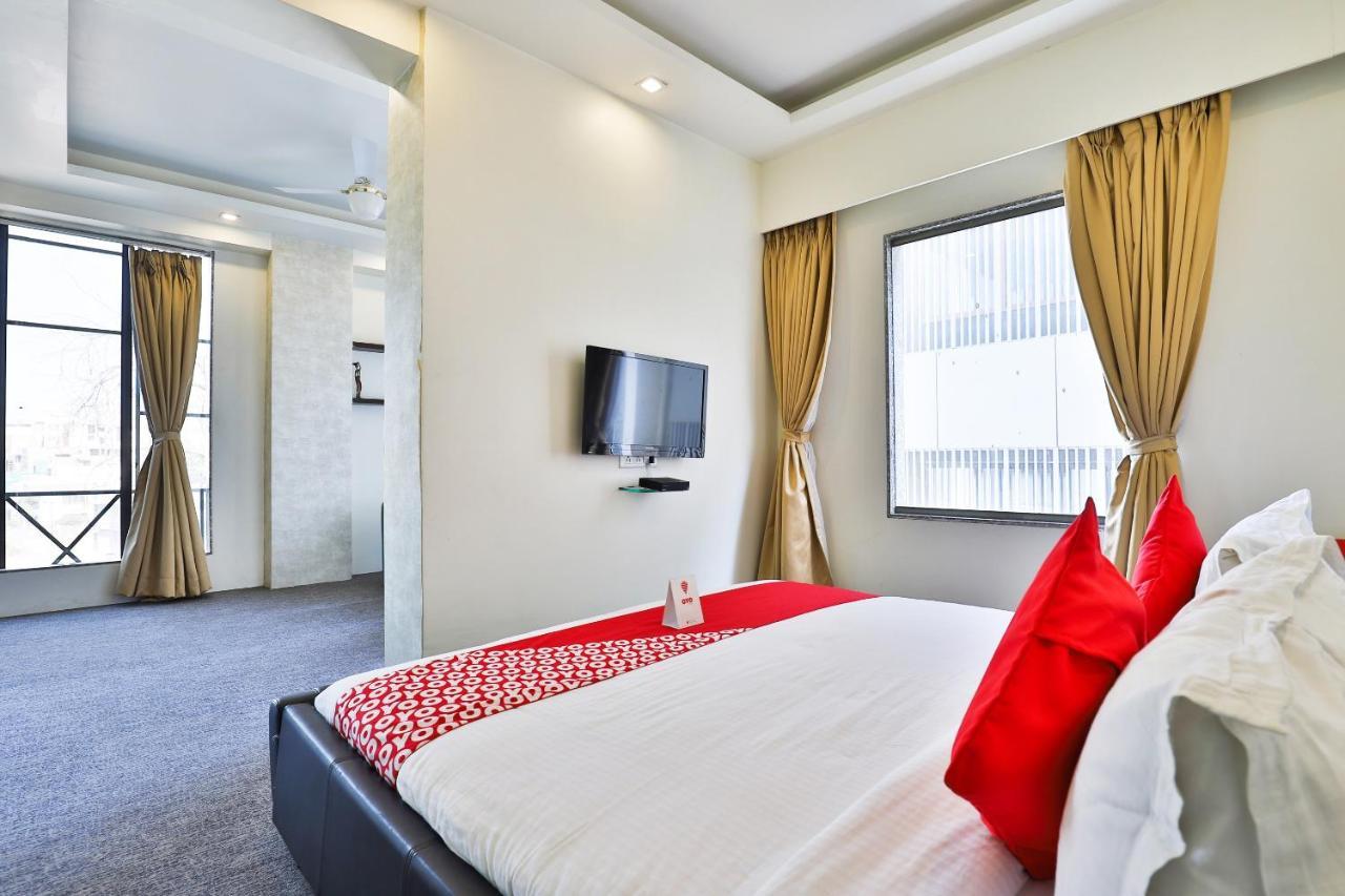OYO 4320 Hotel Aum Regency Vadodara Exterior foto